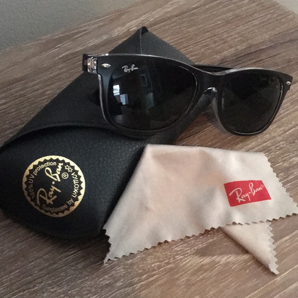 BRAND NEW RAY BANS WAYFARERS - NWOT! 